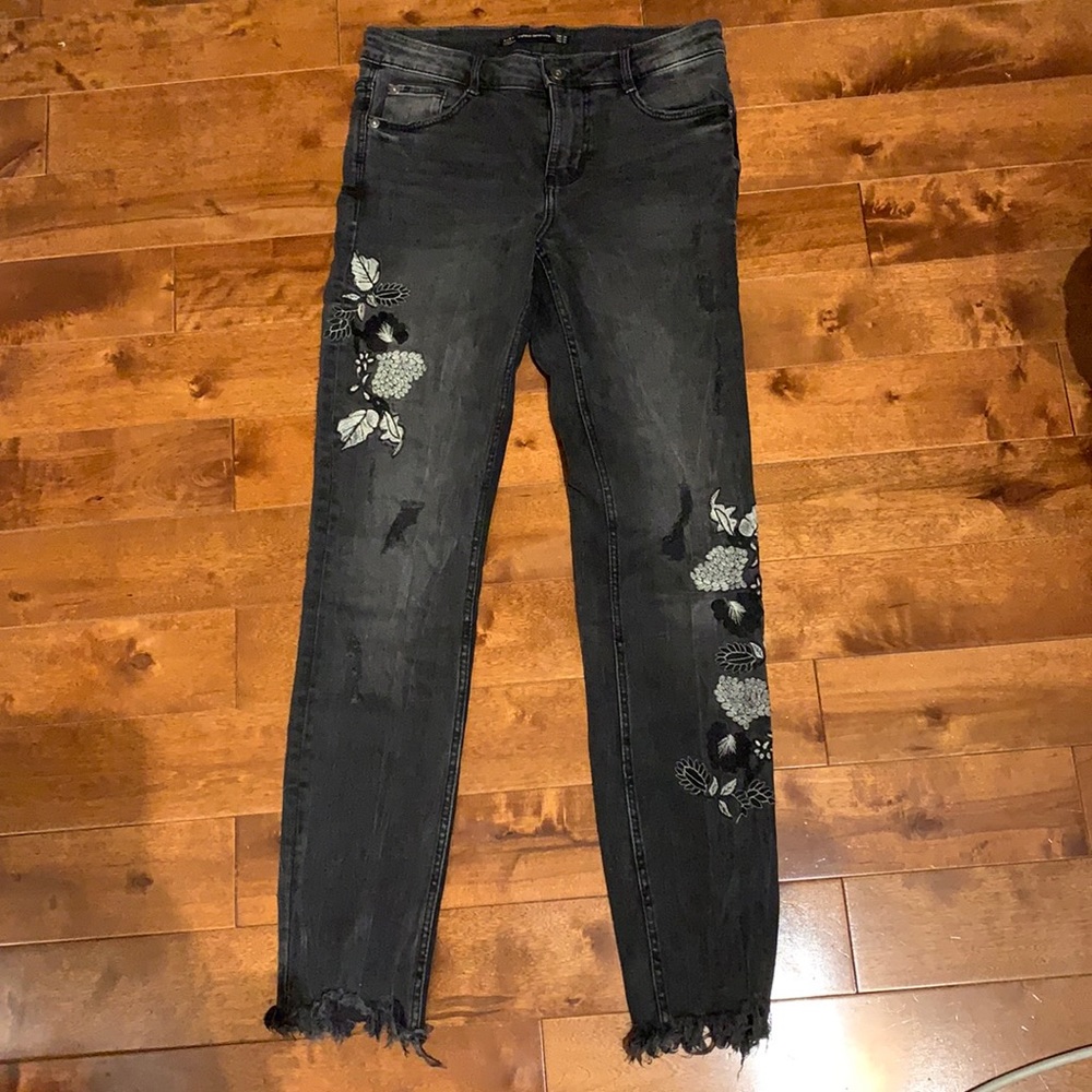 ZARA embroidered jeans
